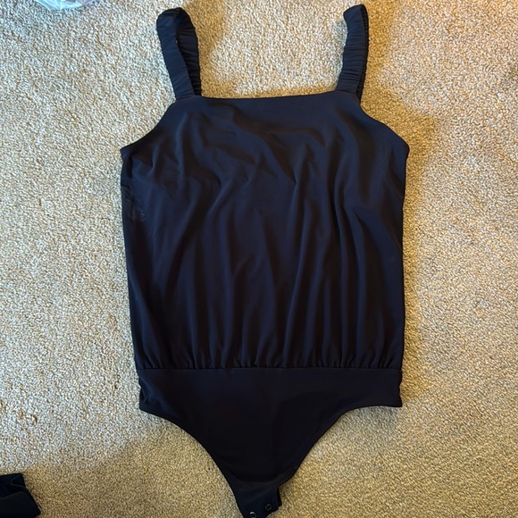 Express Black Square Neck Sleeveless Bodysuit | Size M - Picture 6 of 9